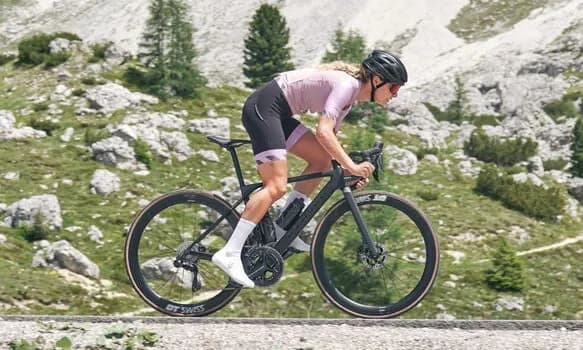 Canyon Ultimate SLX: Co czyni go rowerem marzeń każdego kolarza?